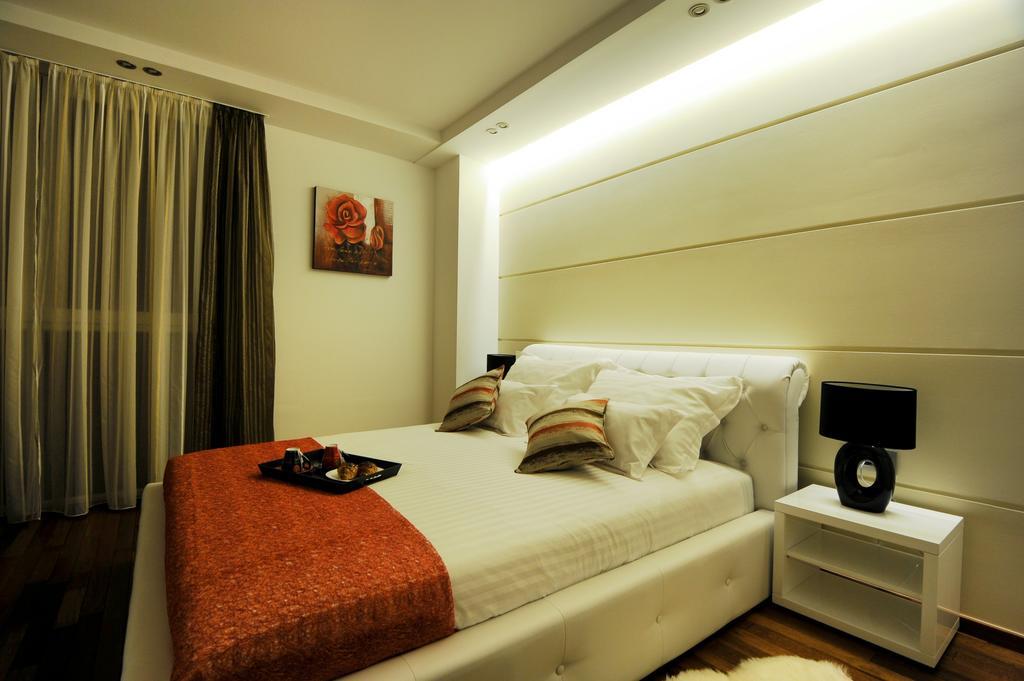 Main Street Studio And Rooms Zadar Bagian luar foto