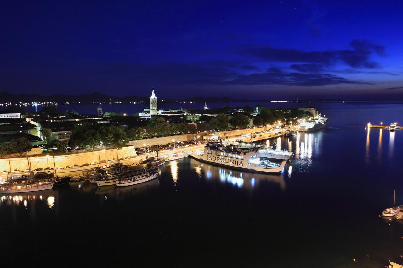 Main Street Studio And Rooms Zadar Bagian luar foto