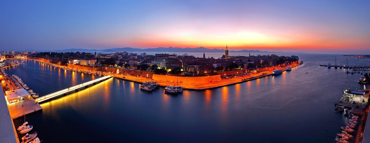 Main Street Studio And Rooms Zadar Bagian luar foto